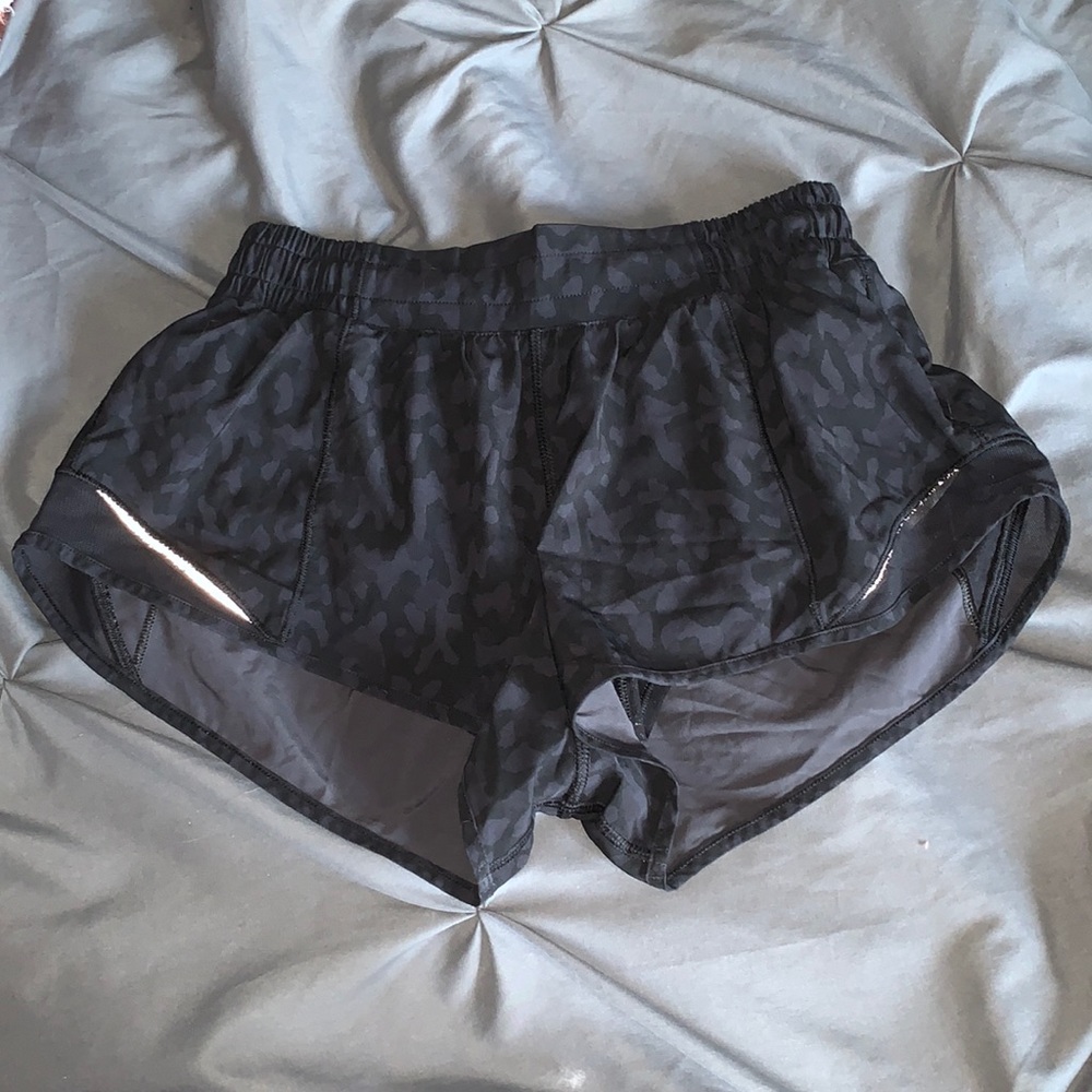 Black pattern lululemon shorts